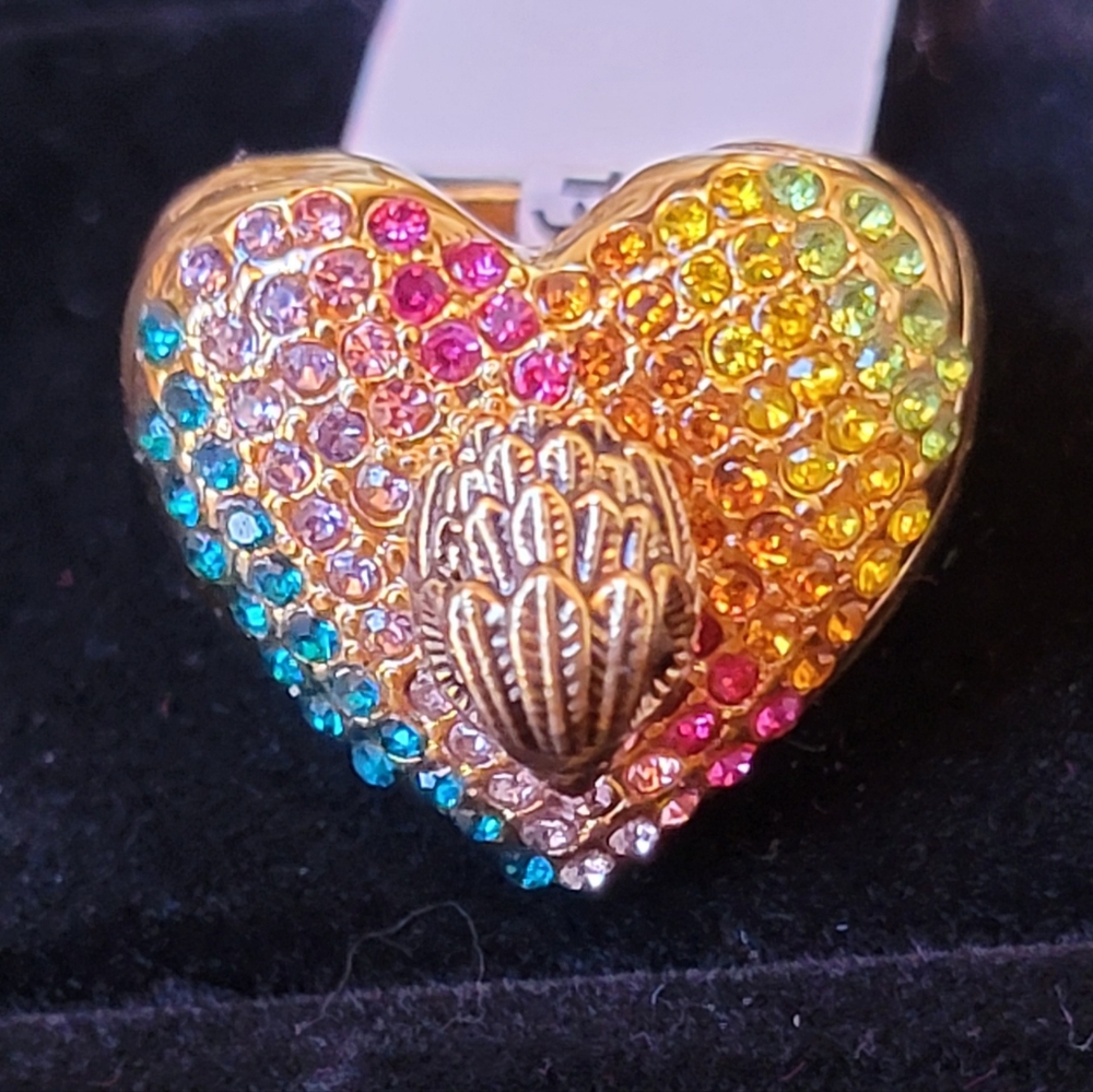 NWT KURT GEIGER LONDON RAINBOW HEART EAGLE HEAD COCKTAIL RING 8 - Picture 5 of 11